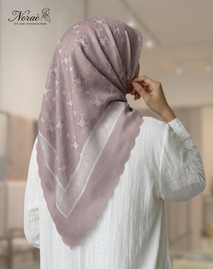 TUDUNG BAWAL PRINTED BIDANG 48 Cotton Voile Snow Flower Design