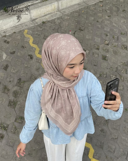 TUDUNG BAWAL PRINTED BIDANG 48 Cotton Voile Snow Flower Design