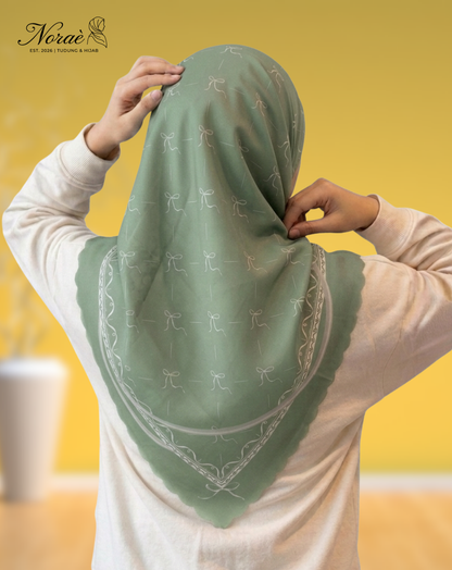 TUDUNG BAWAL PRINTED BIDANG 48 Cotton Voile Line Flower Design