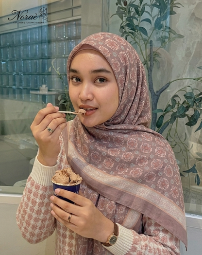 TUDUNG BAWAL PRINTED BIDANG 48 Cotton Voile Grid Design