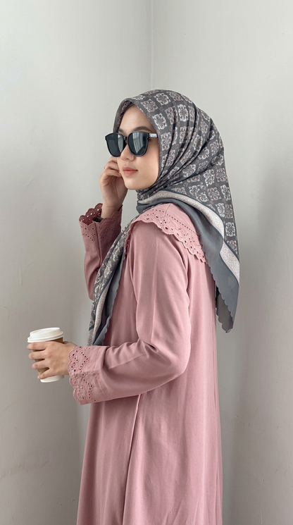 TUDUNG BAWAL PRINTED BIDANG 48 Cotton Voile Grid Design