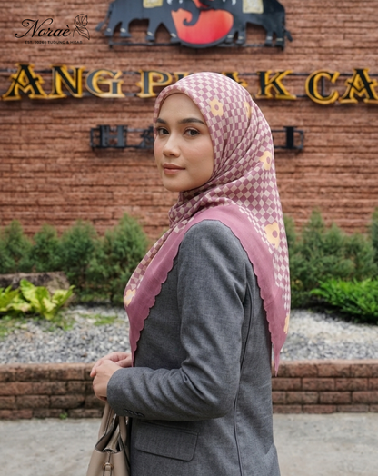 TUDUNG BAWAL PRINTED BIDANG 48 Cotton Voile Grid Flower Design